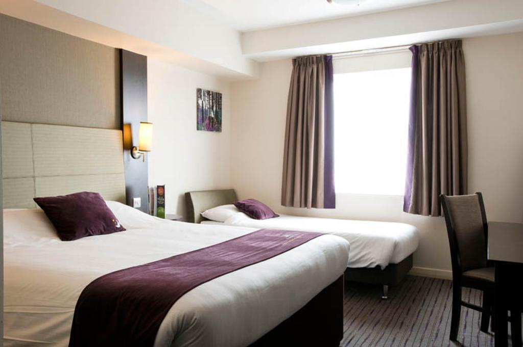 Premier Inn Wirral - Heswall Zewnętrze zdjęcie