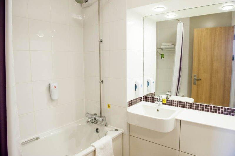 Premier Inn Wirral - Heswall Zewnętrze zdjęcie